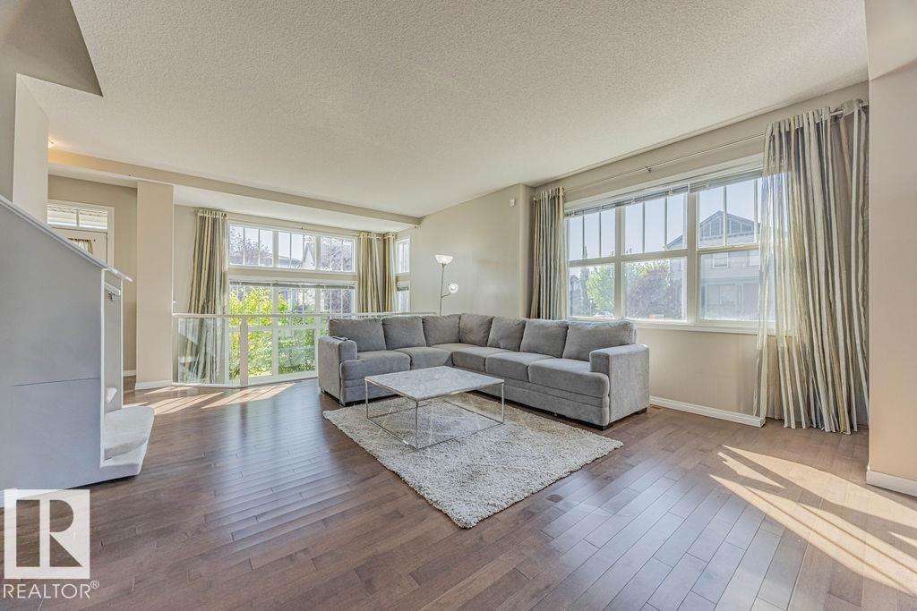 Photo 15 of 9840 220 St Nw, Edmonton AB