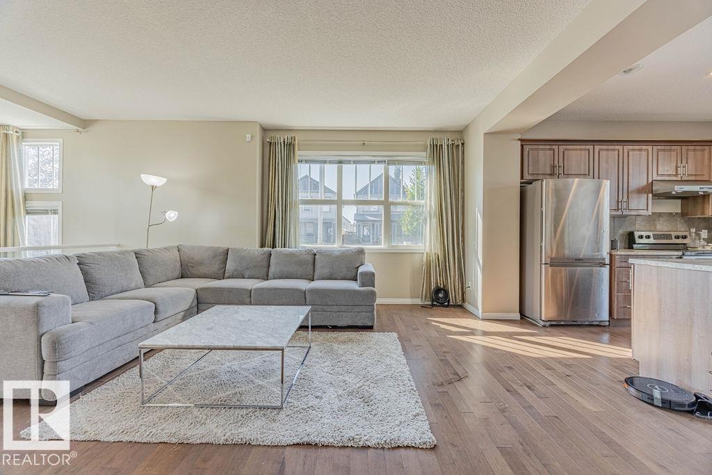 Photo 17 of 9840 220 St Nw, Edmonton AB