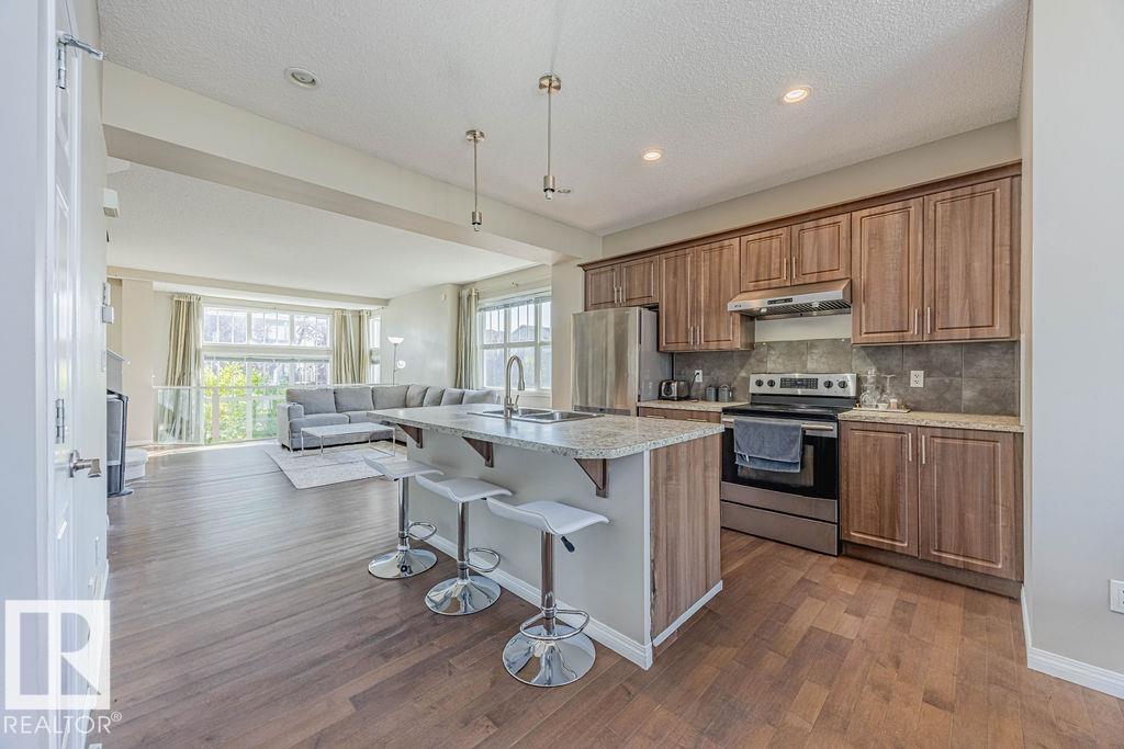 Photo 24 of 9840 220 St Nw, Edmonton AB