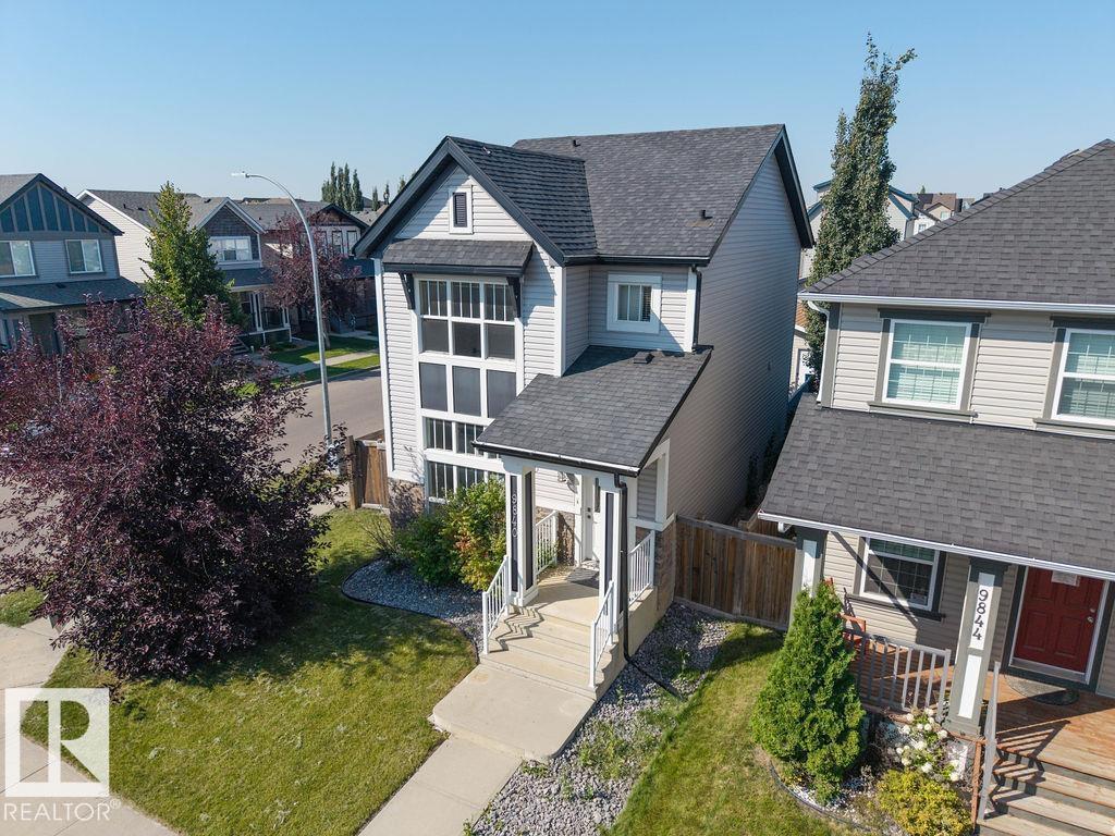 Photo 5 of 9840 220 St Nw, Edmonton AB