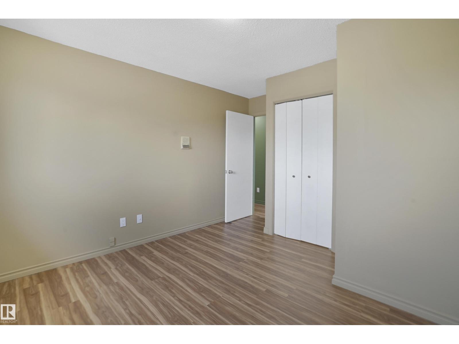 Photo 21 of 15447 103 St Nw, Edmonton AB