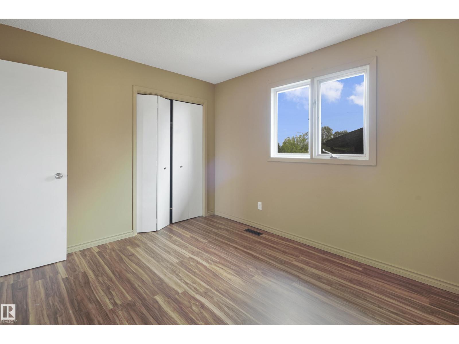 Photo 23 of 15447 103 St Nw, Edmonton AB