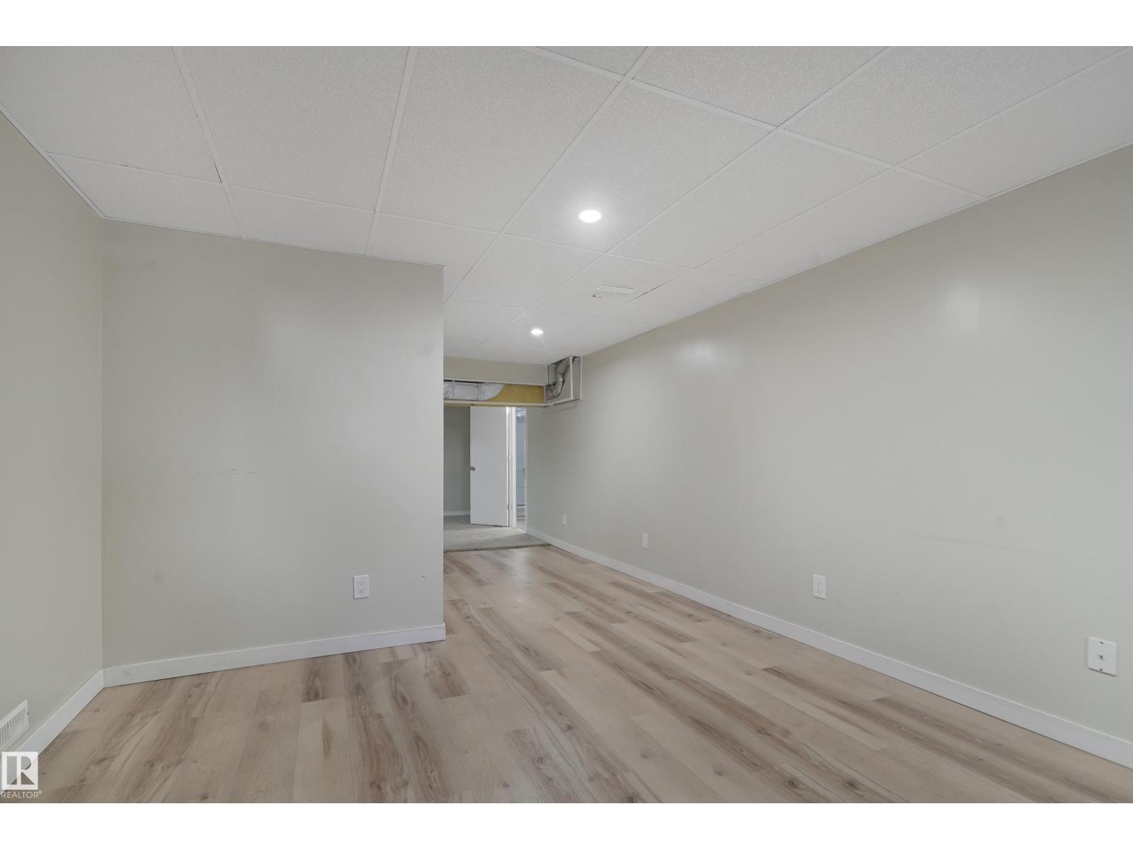 Photo 39 of 15447 103 St Nw, Edmonton AB