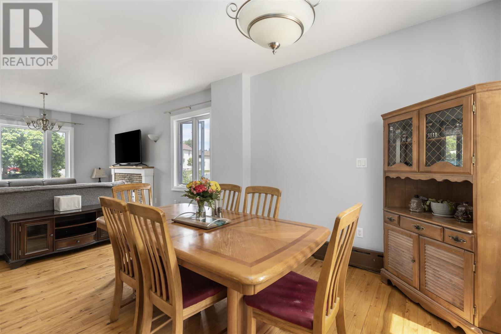 Photo 2 of 58 Lansdowne Ave, Sault Ste Marie ON