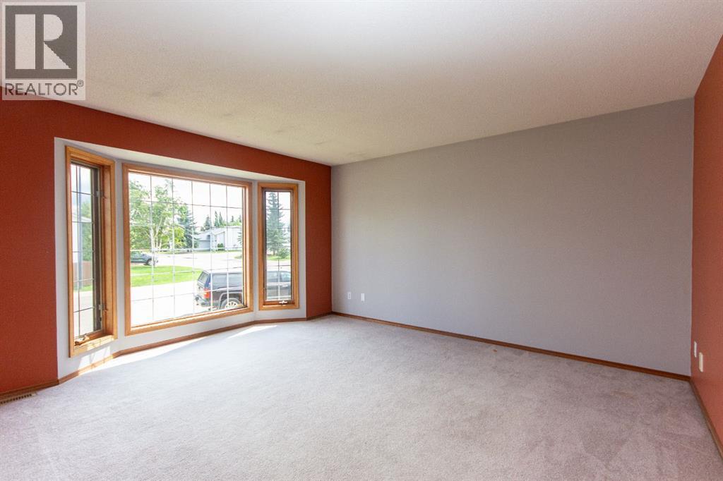 Photo 40 of 66 Edwards Crescent, Red Deer AB