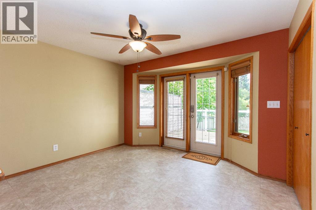 Photo 36 of 66 Edwards Crescent, Red Deer AB