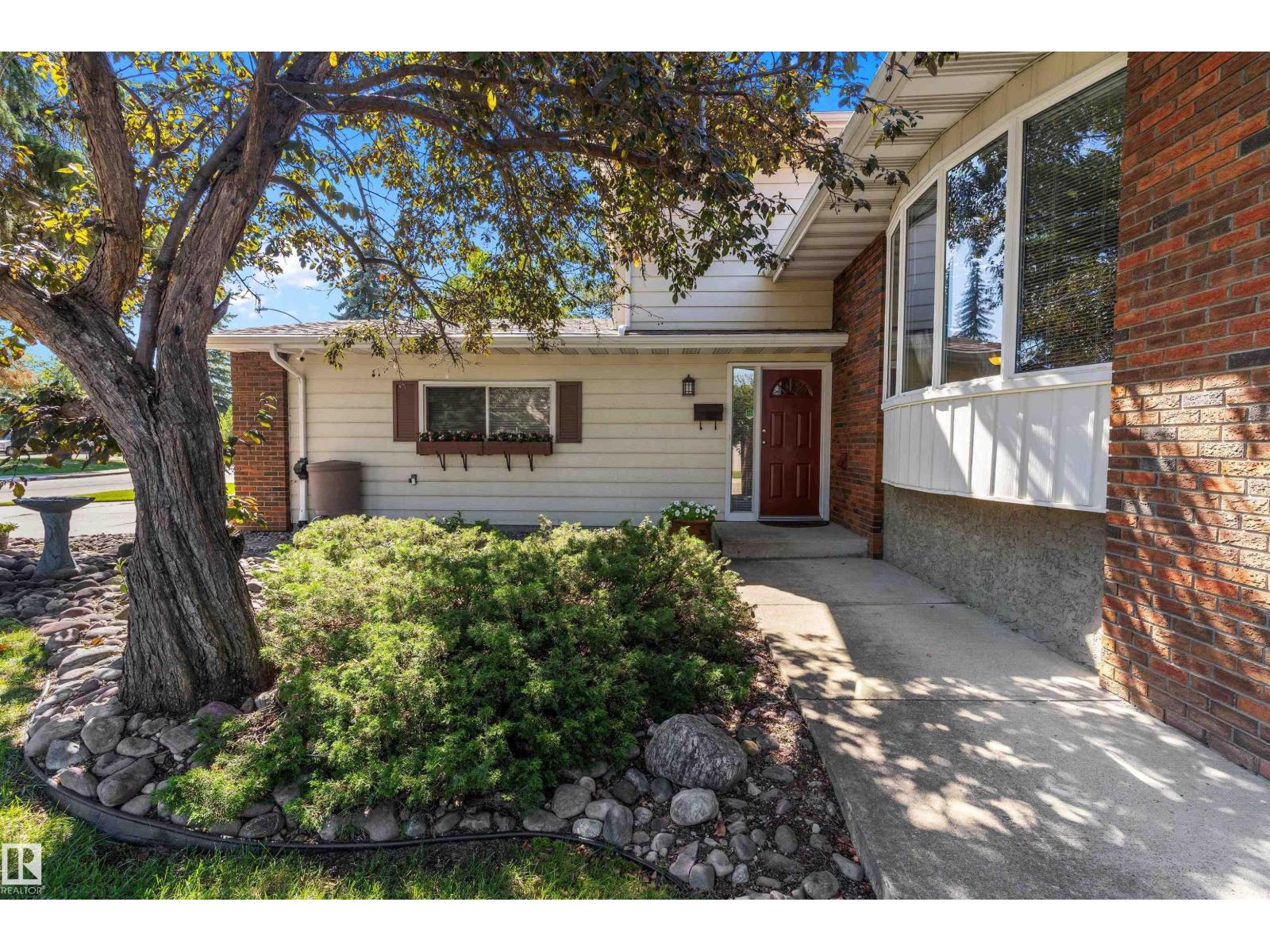 Photo 43 of 3112 109 St Nw, Edmonton AB