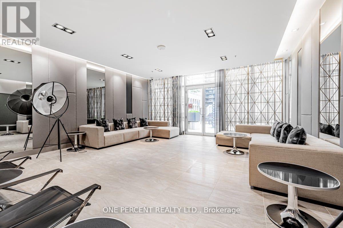 Photo 2 of 426 30 Nelson Street, Toronto ON