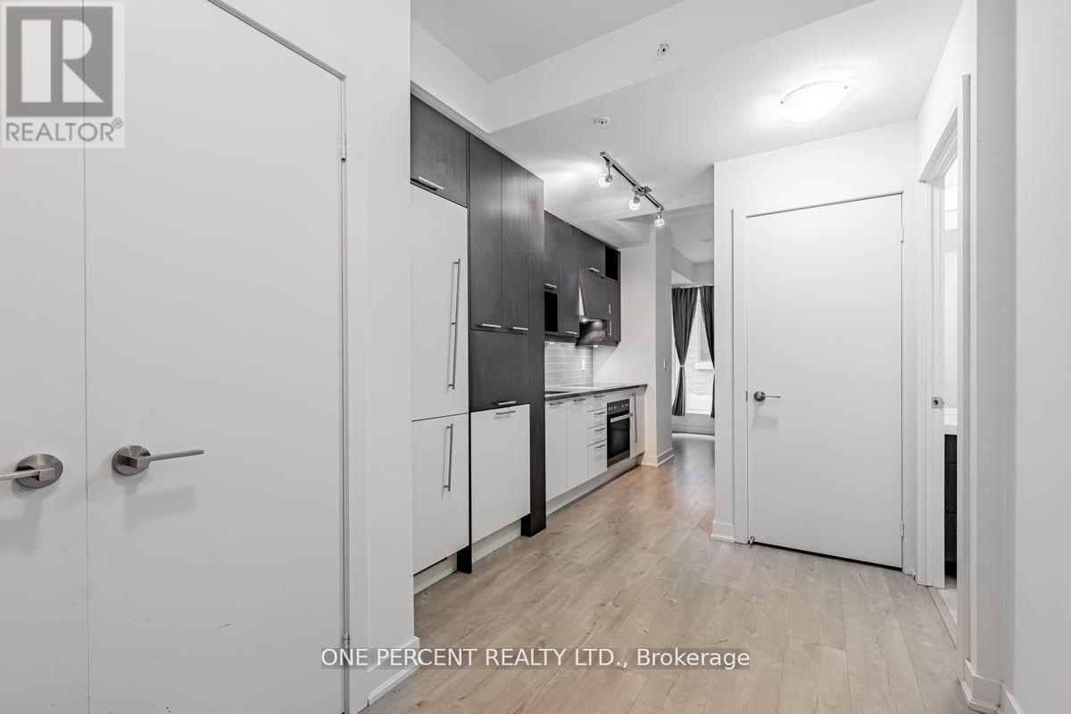 Photo 3 of 426 30 Nelson Street, Toronto ON