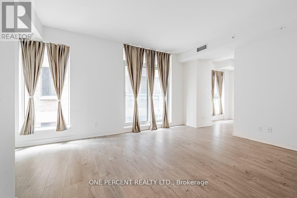 Photo 14 of 426 30 Nelson Street, Toronto ON