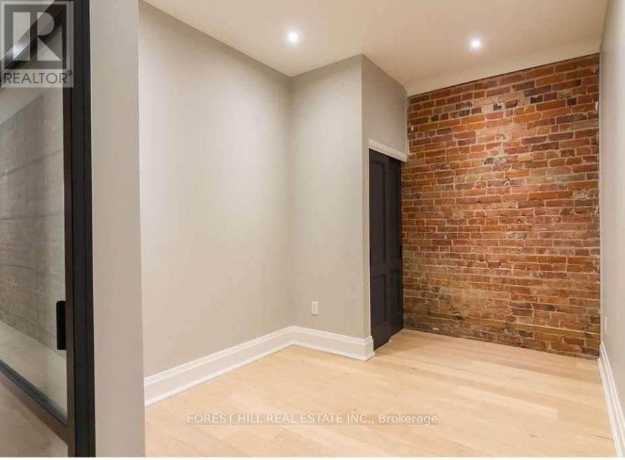 Photo 11 of 2nd Flr 1216 Dundas Street W, Toronto ON