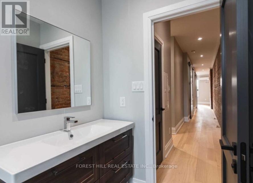 Photo 8 of 2nd Flr 1216 Dundas Street W, Toronto ON