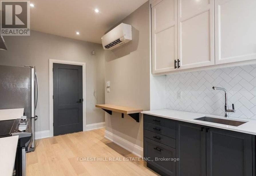 Photo 10 of 2nd Flr 1216 Dundas Street W, Toronto ON
