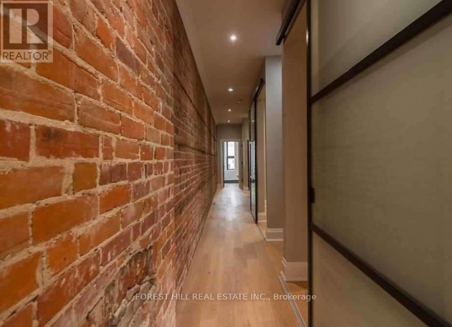 Photo 15 of 2nd Flr 1216 Dundas Street W, Toronto ON