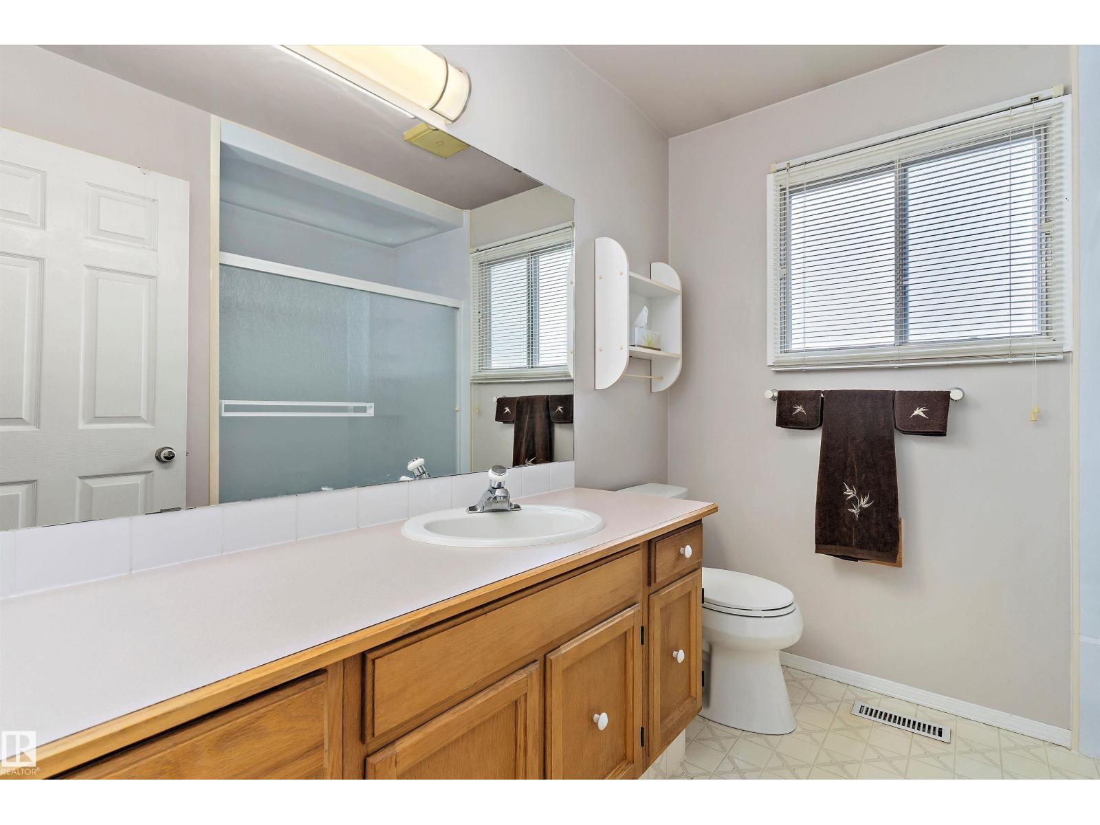 Photo 46 of 3112 109 St Nw, Edmonton AB