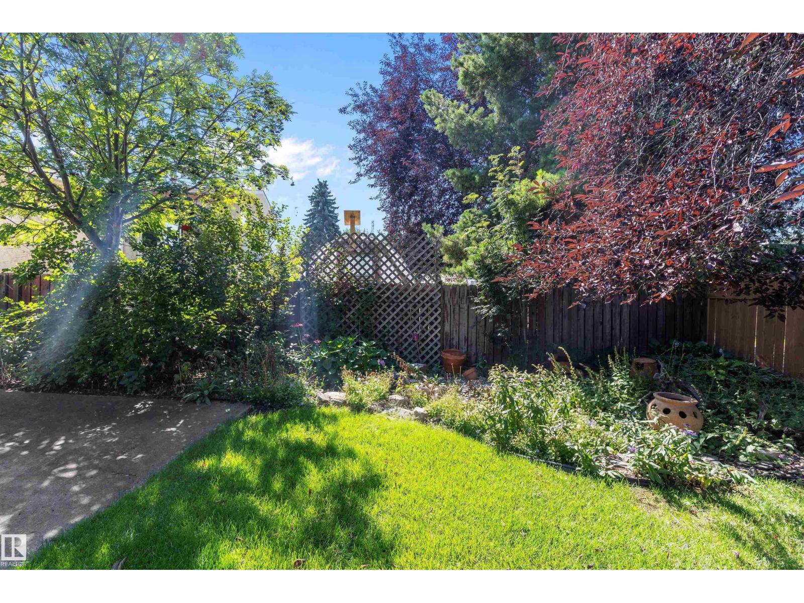 Photo 22 of 3112 109 St Nw, Edmonton AB
