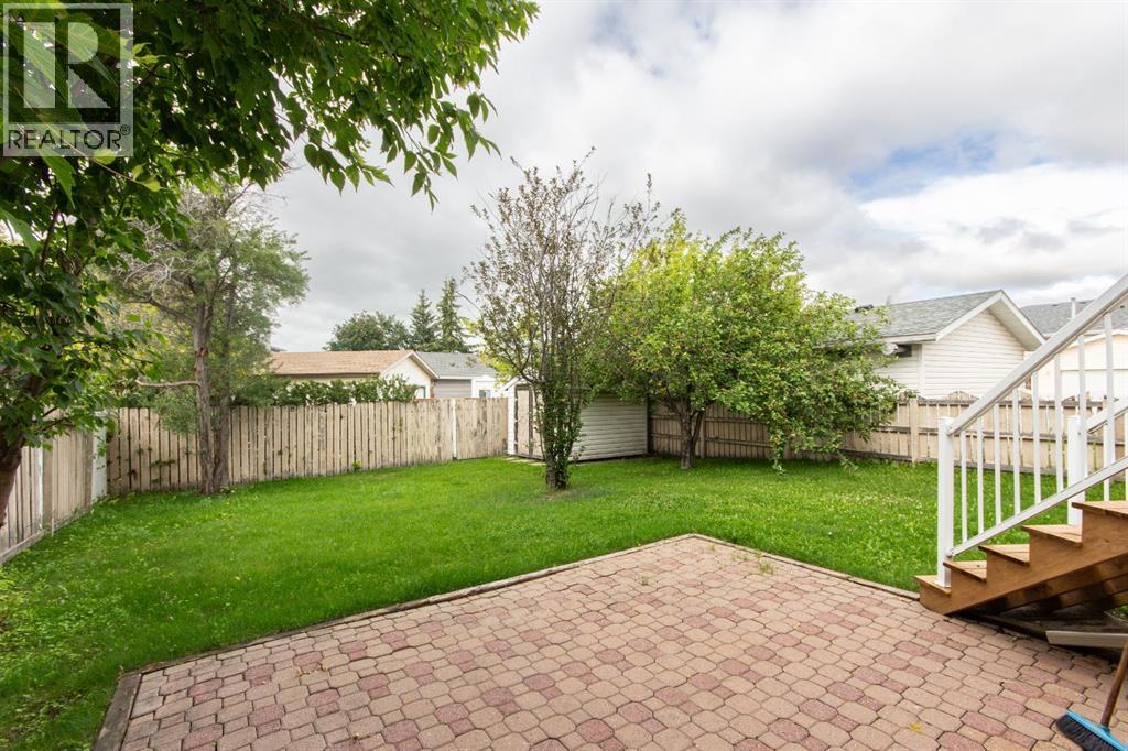Photo 34 of 66 Edwards Crescent, Red Deer AB