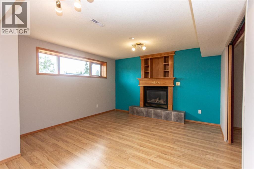 Photo 24 of 66 Edwards Crescent, Red Deer AB