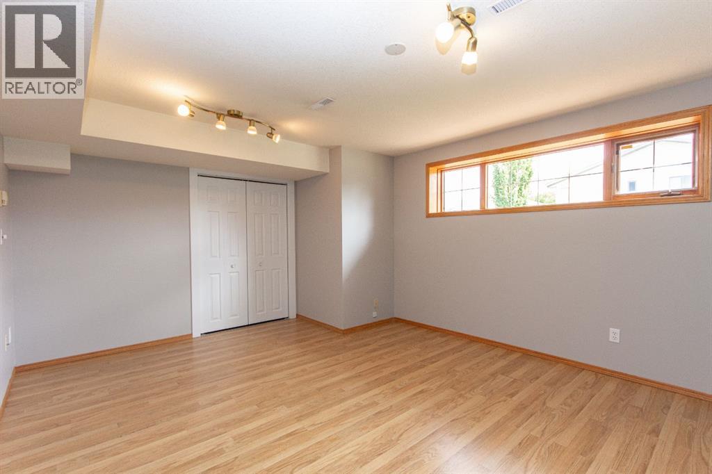 Photo 42 of 66 Edwards Crescent, Red Deer AB