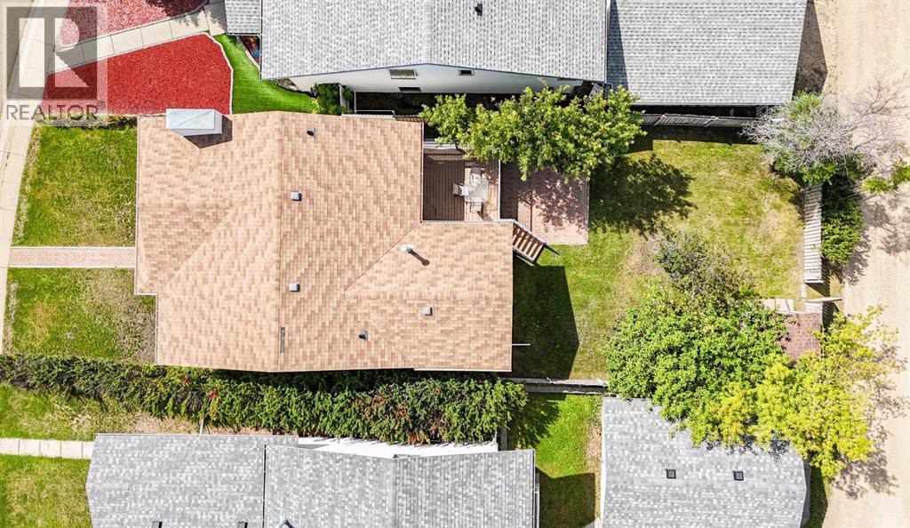 Photo 11 of 66 Edwards Crescent, Red Deer AB
