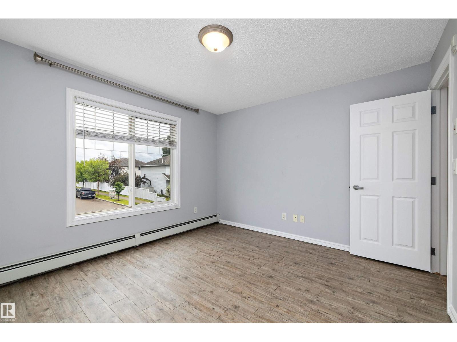 Photo 16 of 201 4407 23 St Nw, Edmonton AB