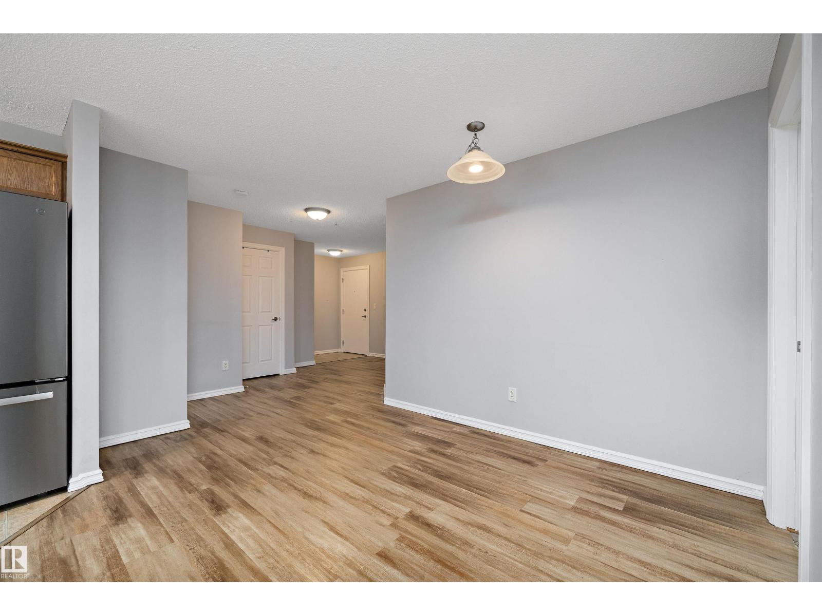 Photo 17 of 201 4407 23 St Nw, Edmonton AB