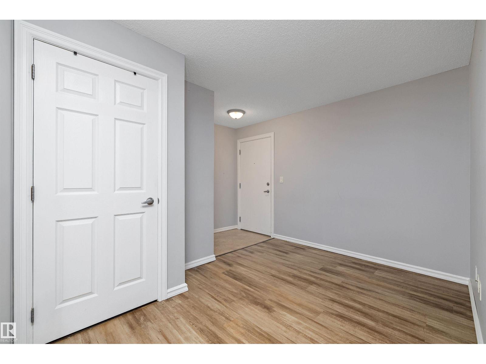 Photo 14 of 201 4407 23 St Nw, Edmonton AB