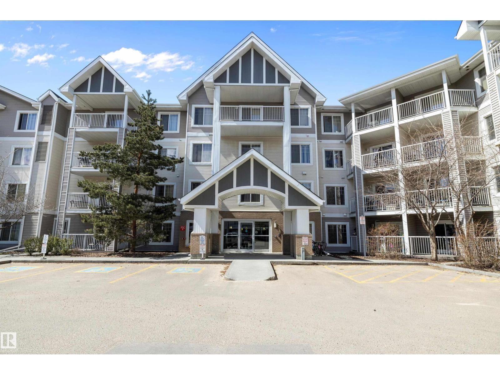 Photo 9 of 201 4407 23 St Nw, Edmonton AB