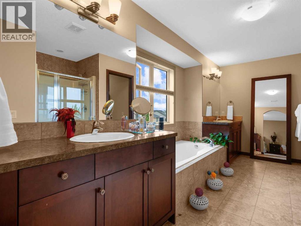 Photo 25 of 248 Aspenmere Close, Chestermere AB