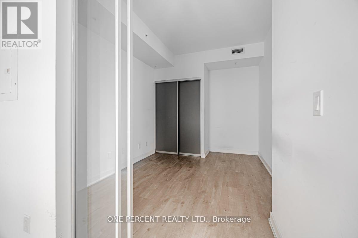 Photo 5 of 426 30 Nelson Street, Toronto ON