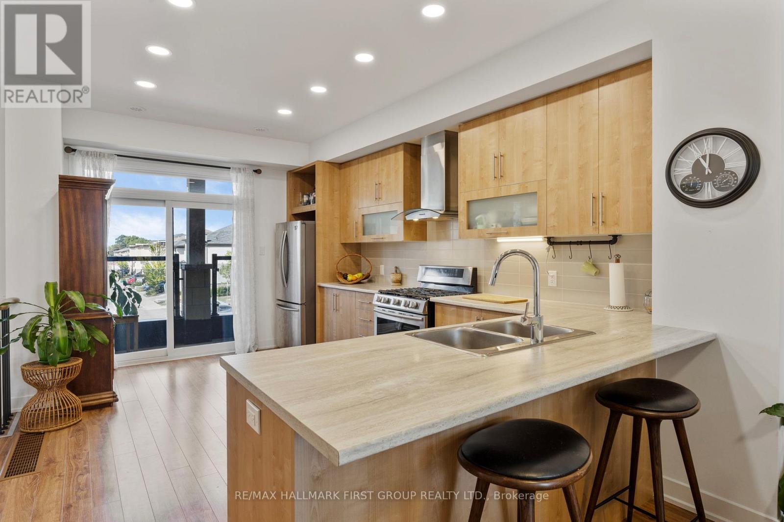 Photo 12 of 79 7 Shawfield Way, Whitby ON