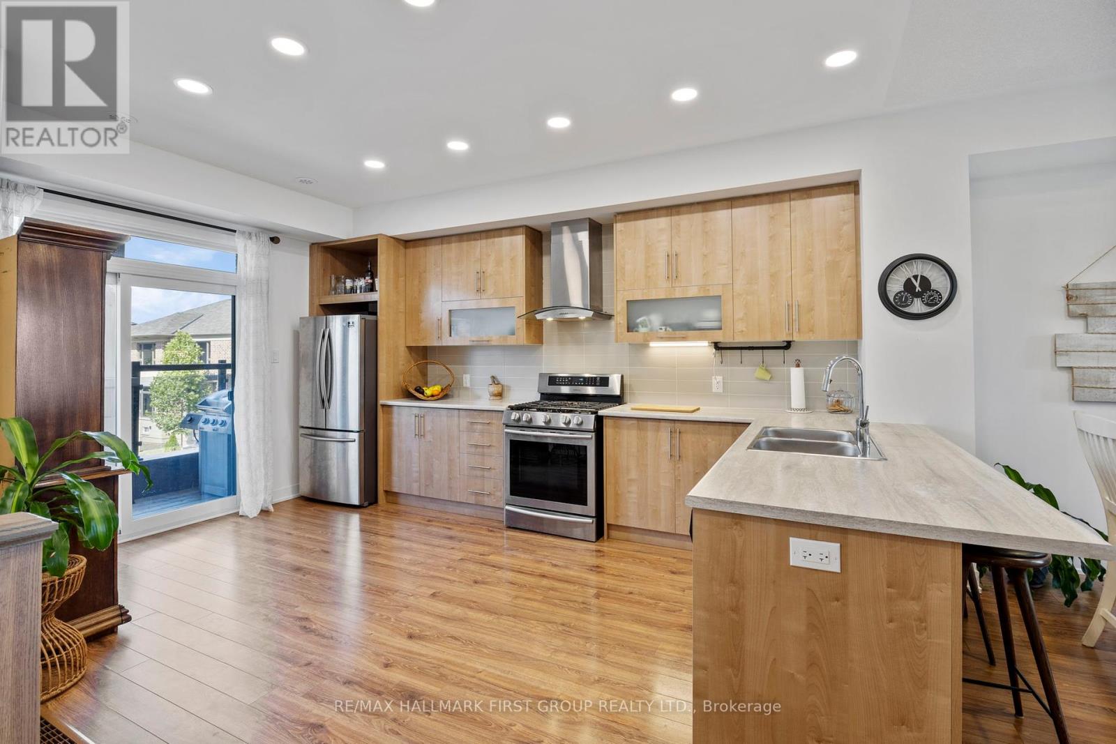 Photo 35 of 79 7 Shawfield Way, Whitby ON
