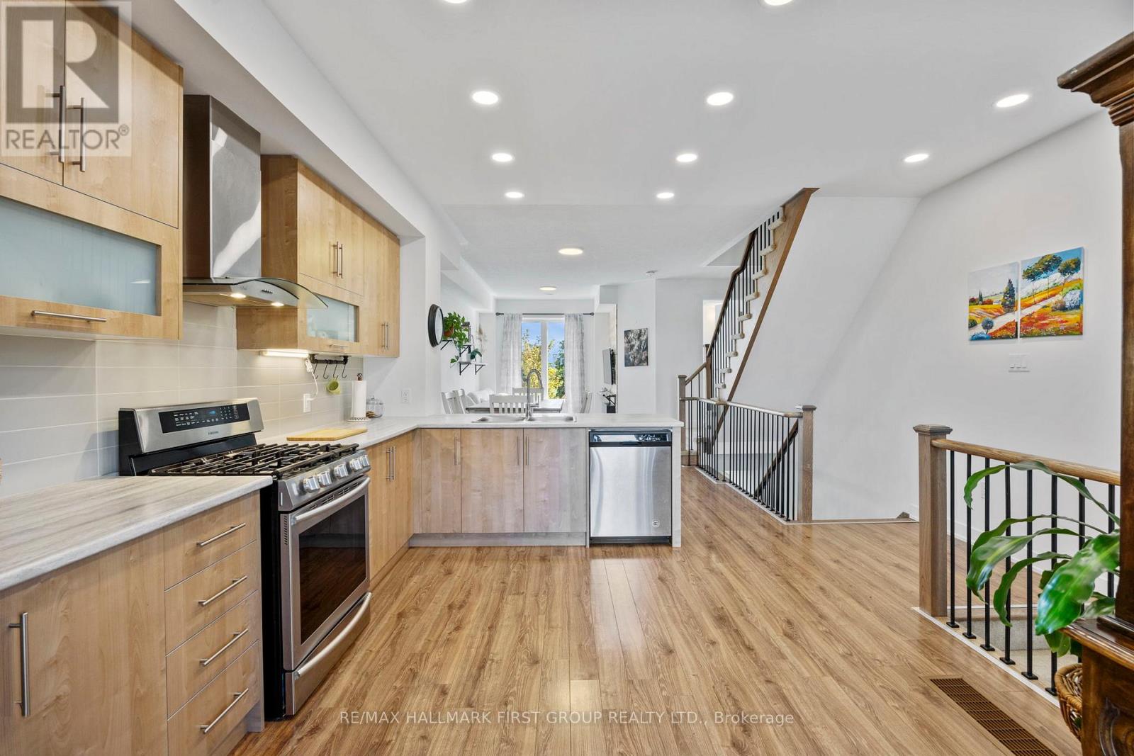 Photo 29 of 79 7 Shawfield Way, Whitby ON