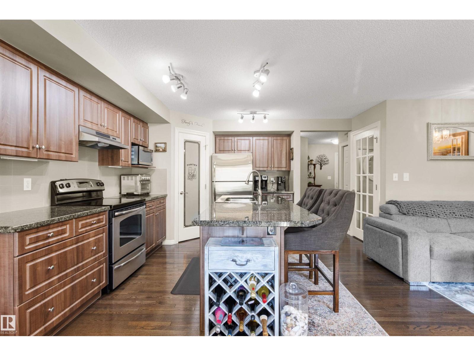 Photo 39 of 147 51 St Sw, Edmonton AB