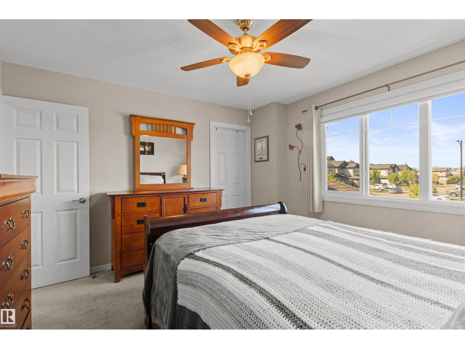 Photo 17 of 147 51 St Sw, Edmonton AB