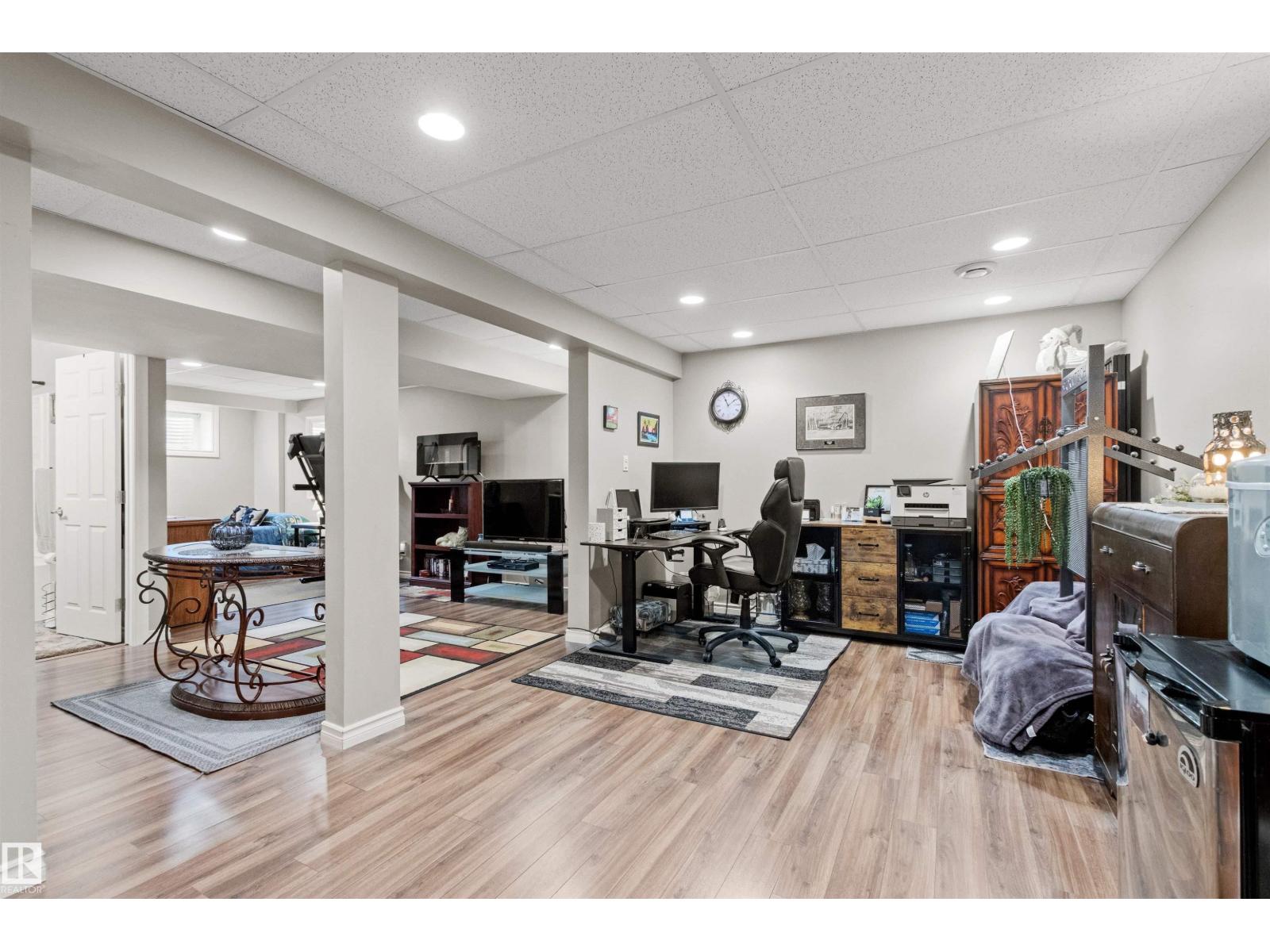 Photo 18 of 147 51 St Sw, Edmonton AB