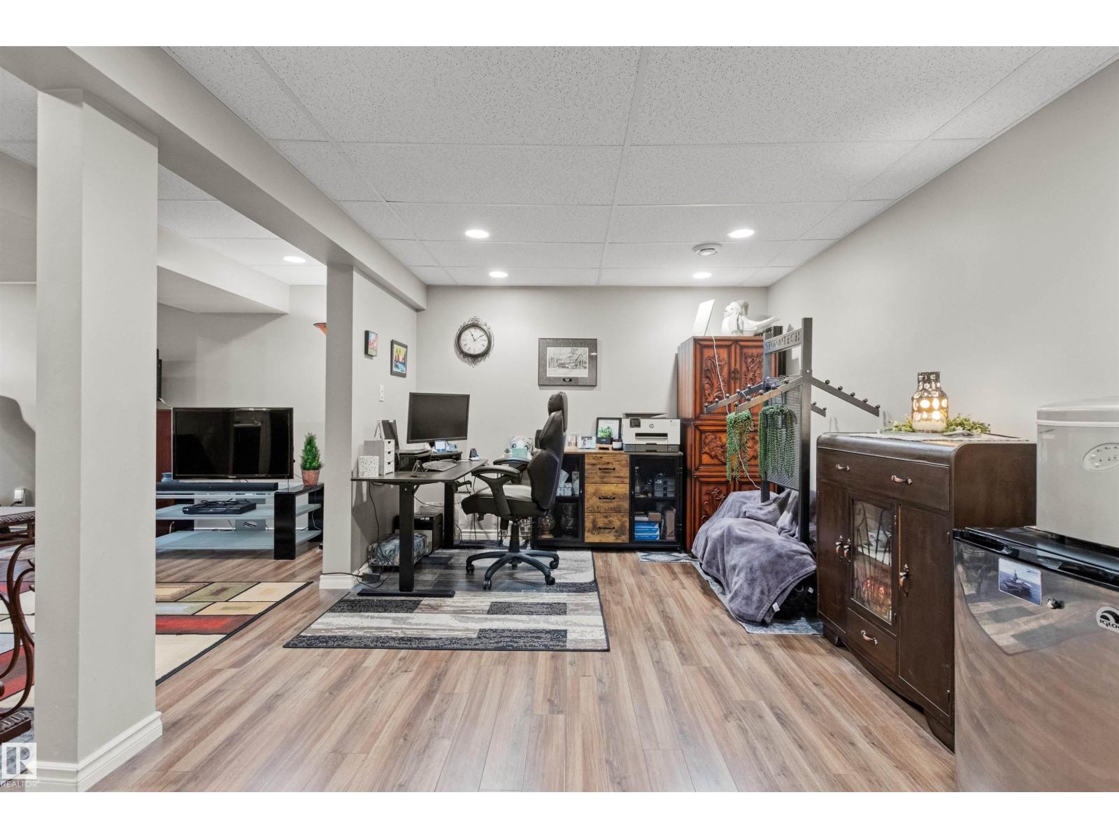 Photo 29 of 147 51 St Sw, Edmonton AB