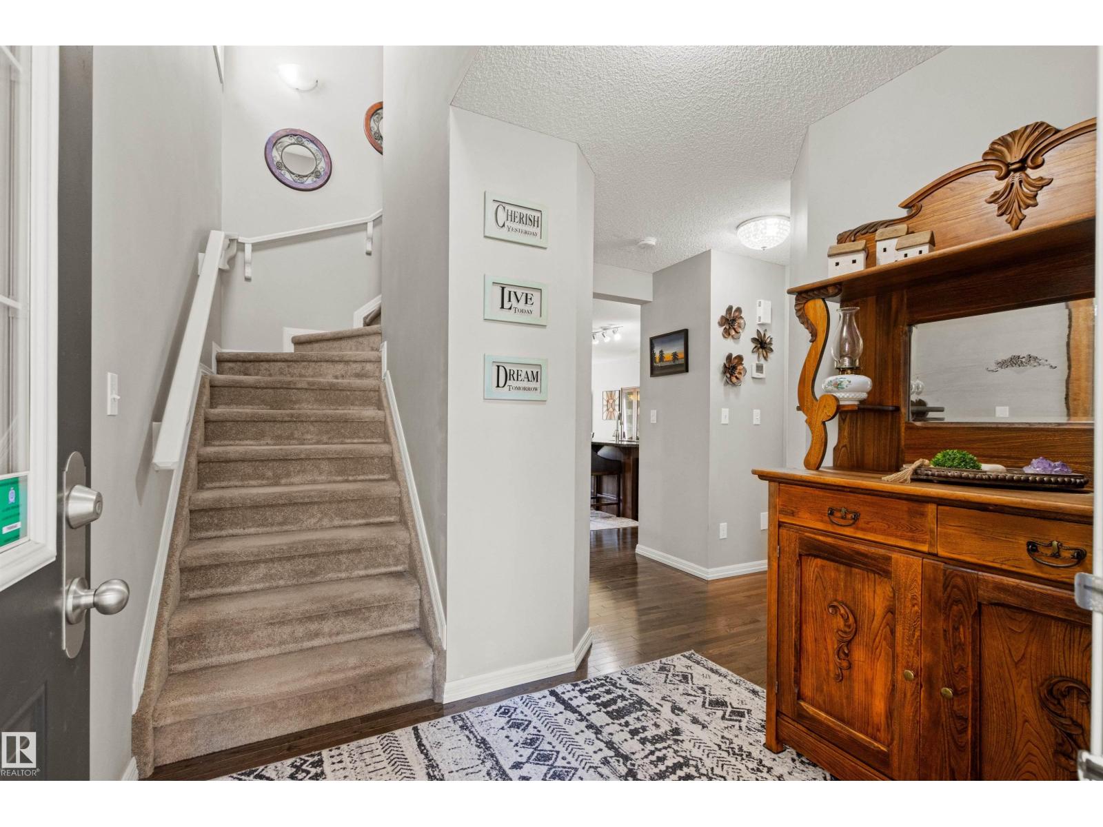 Photo 2 of 147 51 St Sw, Edmonton AB