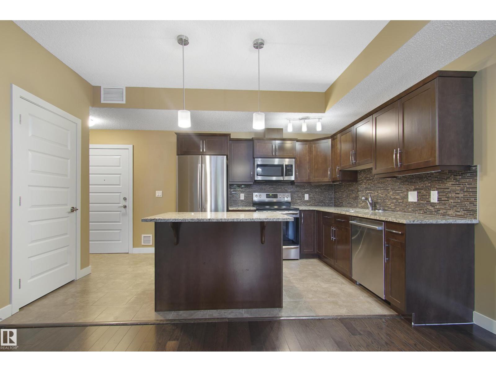 Photo 2 of 106 10540 56 Av Nw, Edmonton AB