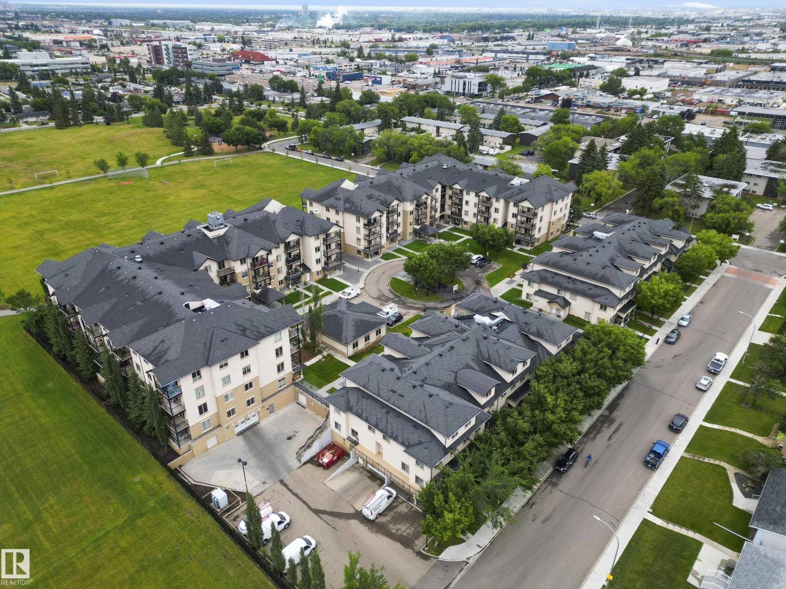 Photo 20 of 106 10540 56 Av Nw, Edmonton AB