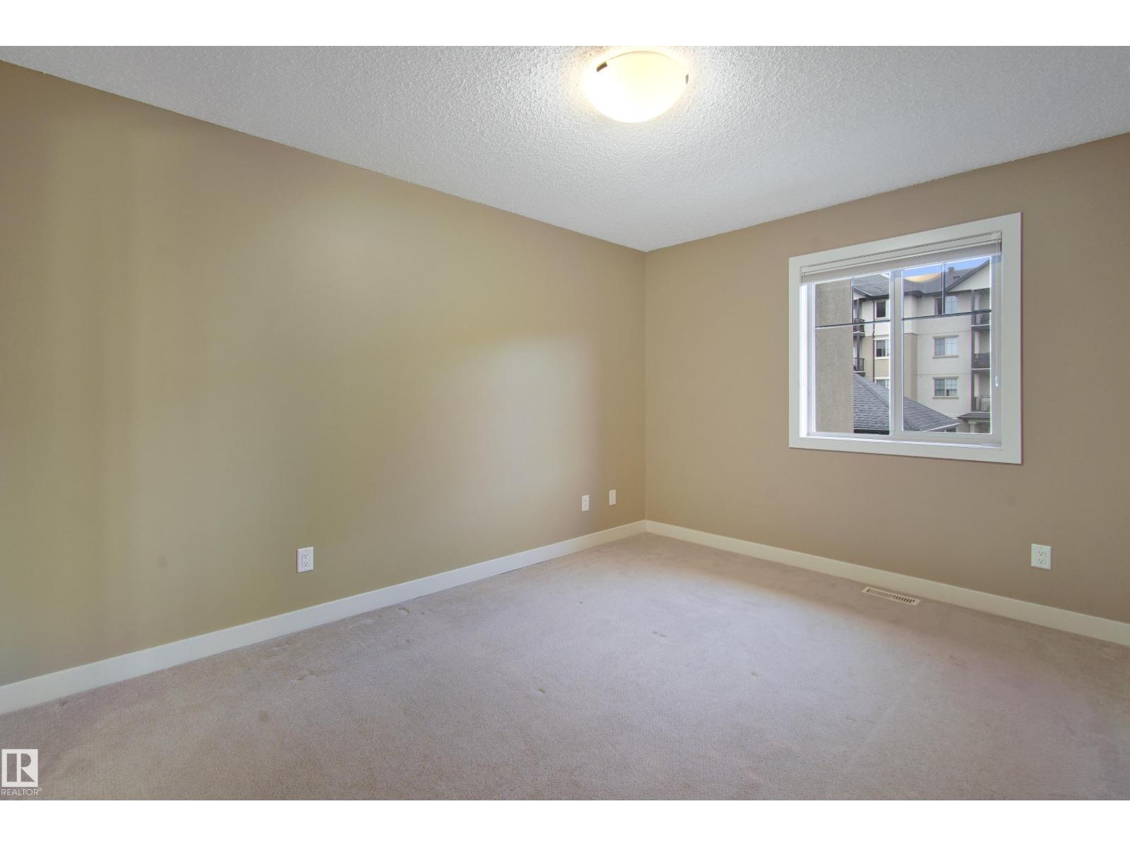 Photo 42 of 106 10540 56 Av Nw, Edmonton AB