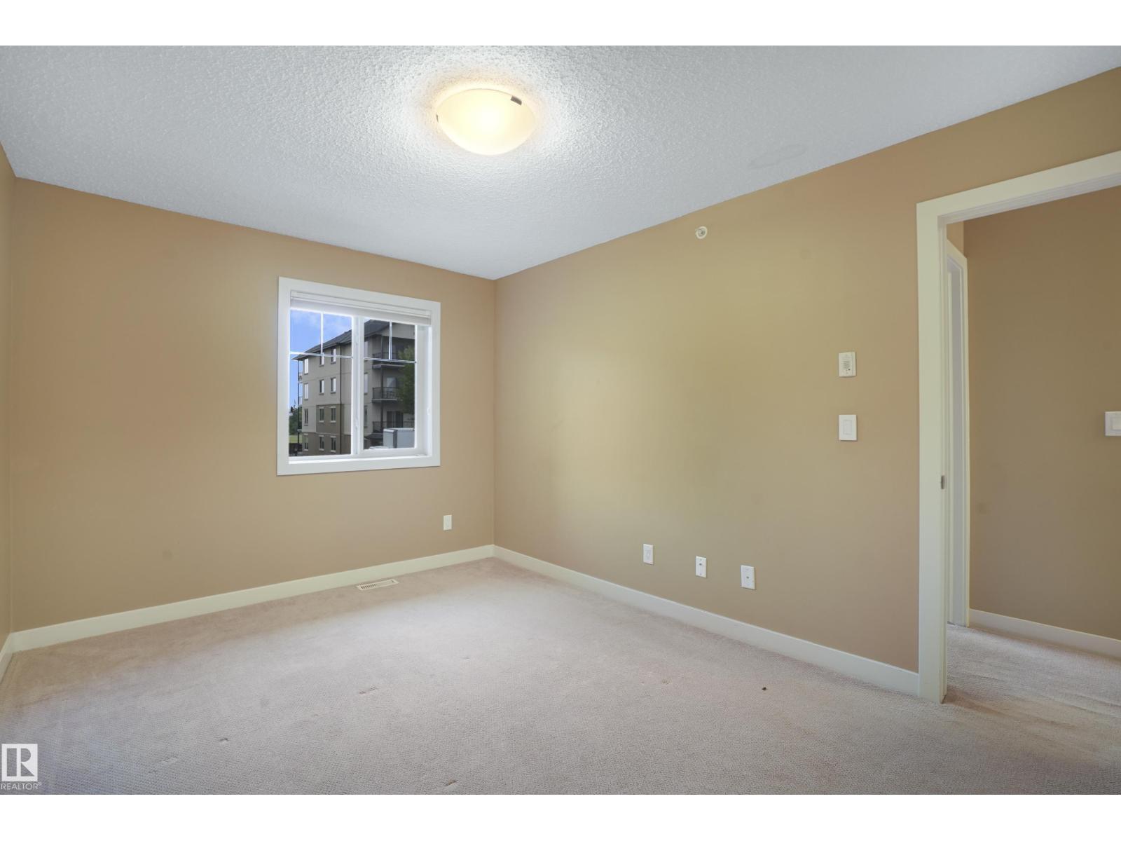 Photo 25 of 106 10540 56 Av Nw, Edmonton AB