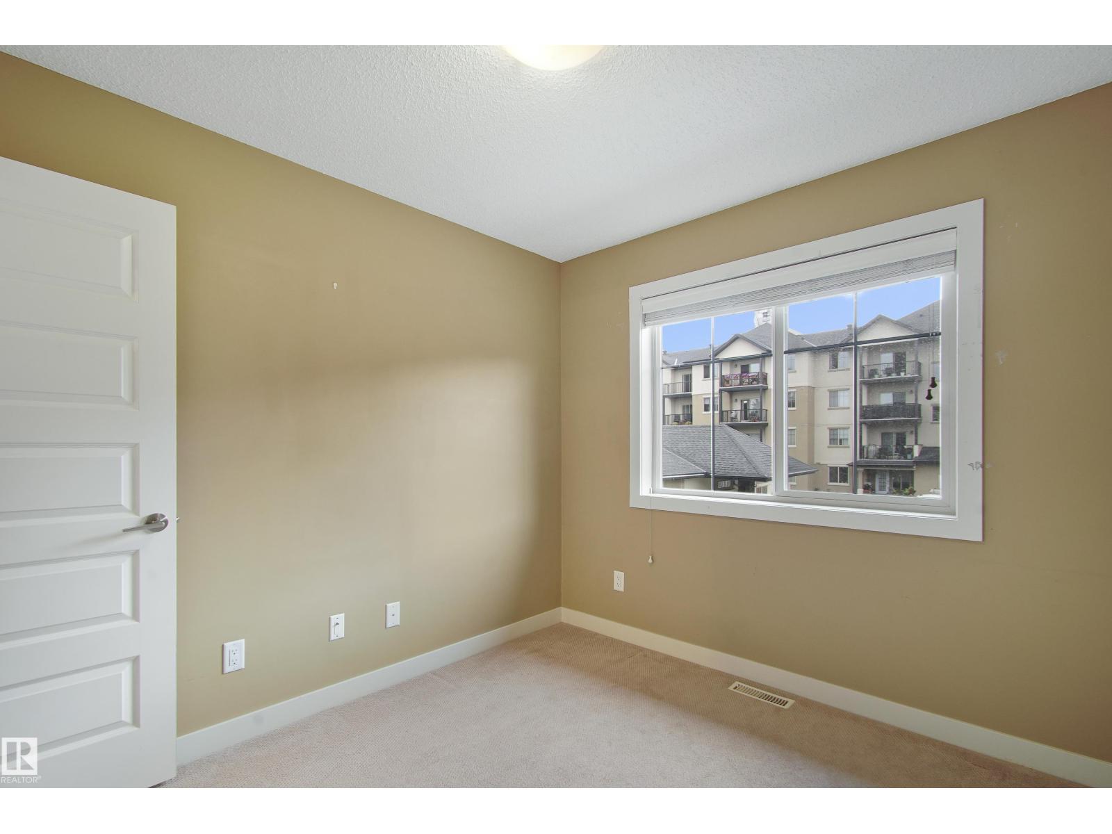 Photo 18 of 106 10540 56 Av Nw, Edmonton AB
