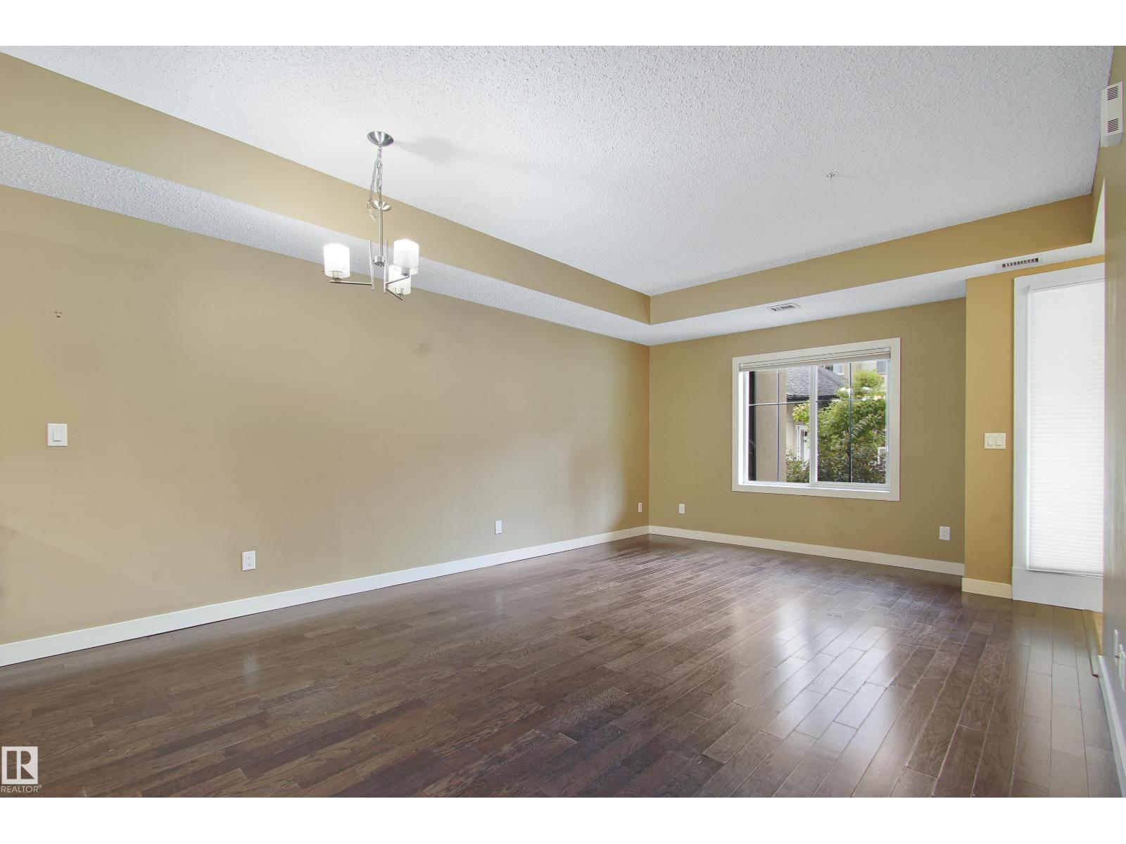 Photo 30 of 106 10540 56 Av Nw, Edmonton AB
