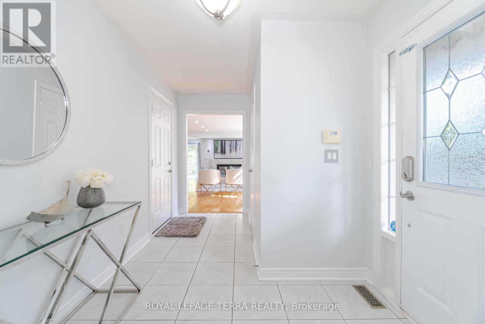 Photo 5 of 1 Copperfield Road, Brampton ON