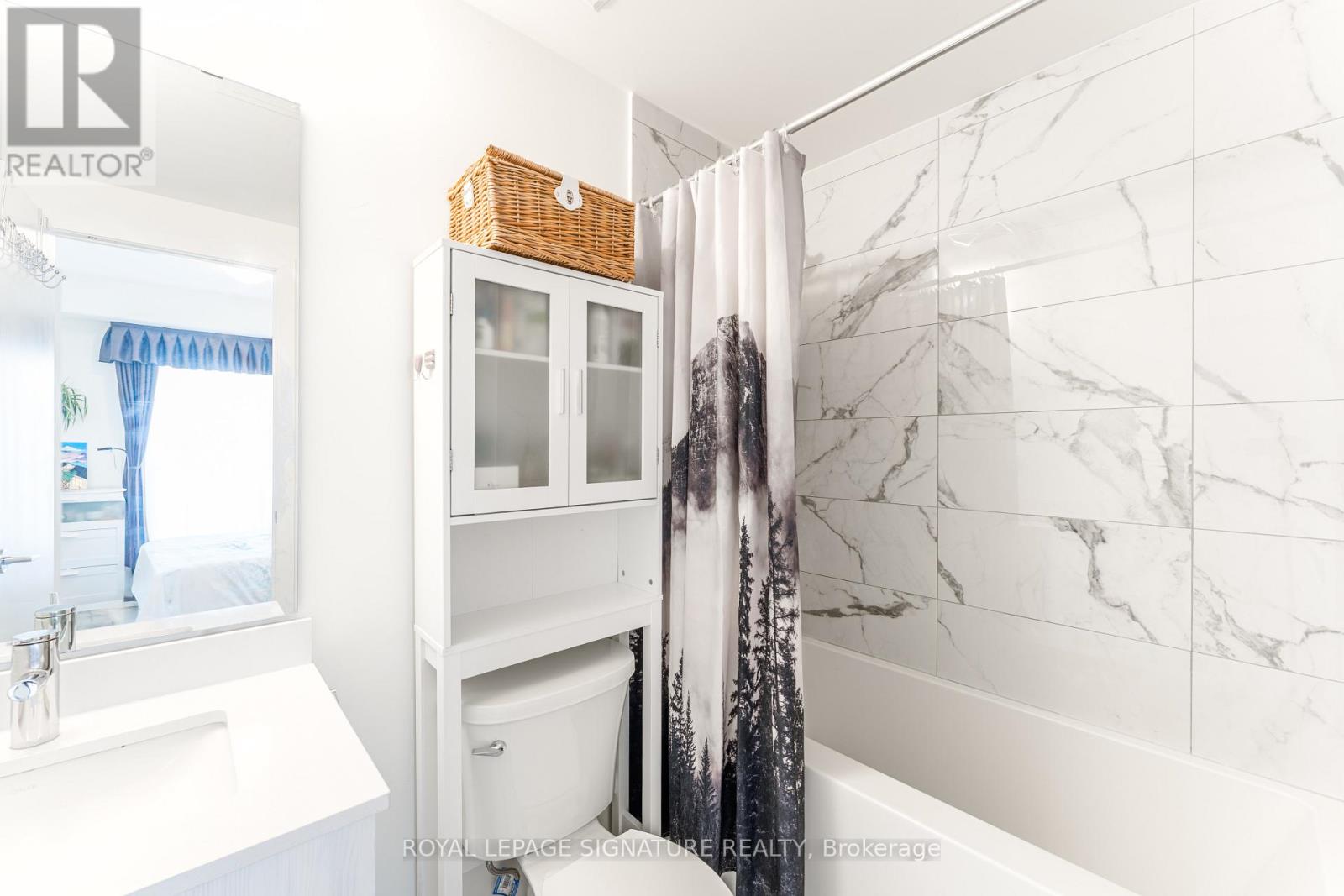 Photo 17 of 1007 14 David Eyer Road, Richmond Hill ON