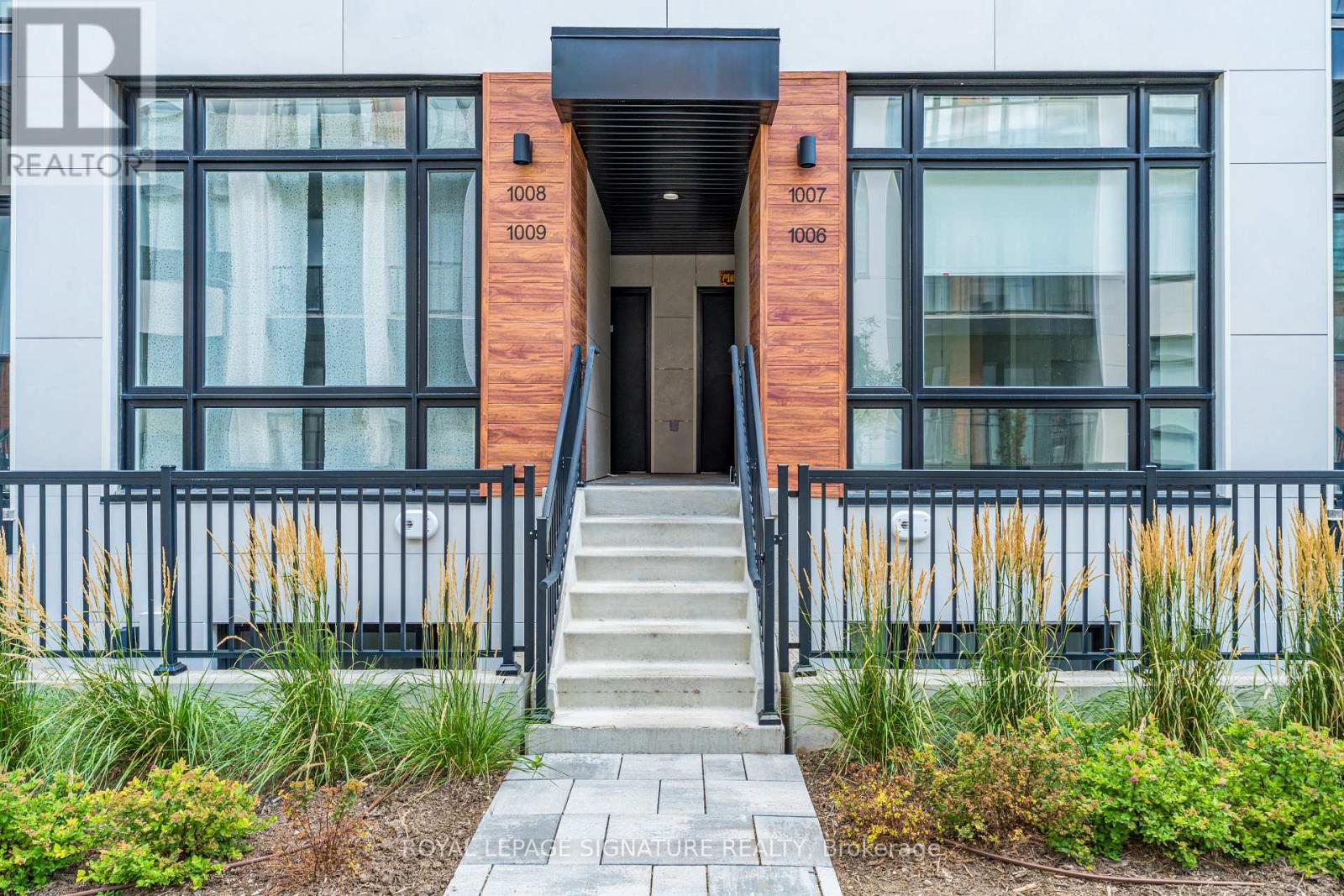 Photo 10 of 1007 14 David Eyer Road, Richmond Hill ON