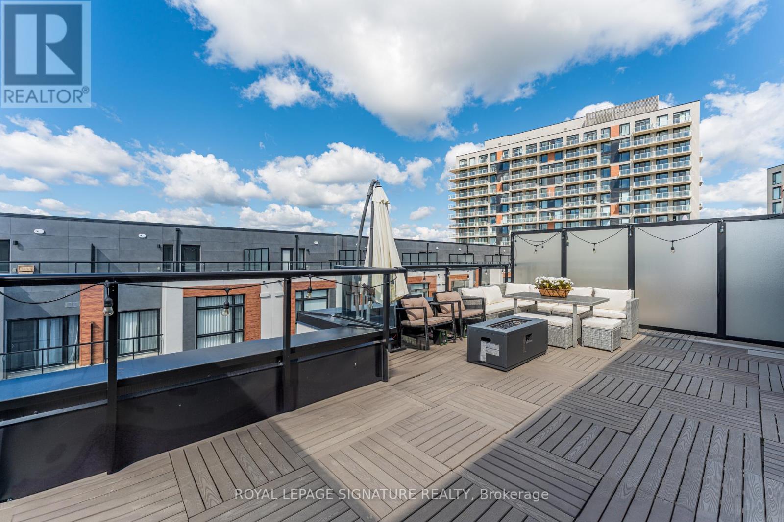 Photo 18 of 1007 14 David Eyer Road, Richmond Hill ON