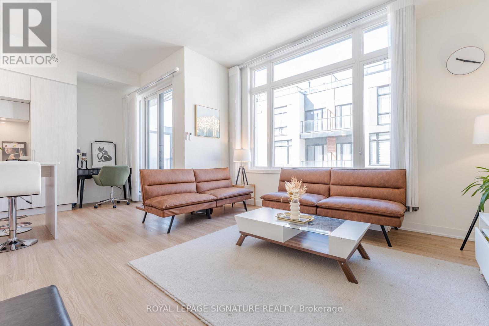 Photo 11 of 1007 14 David Eyer Road, Richmond Hill ON