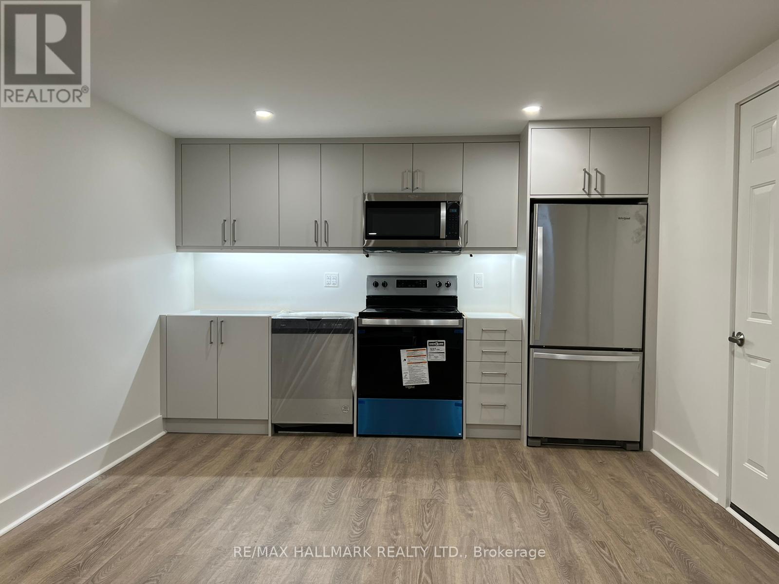 Photo 17 of Bsmt 429 Elm Road, Whitchurchstouffville ON